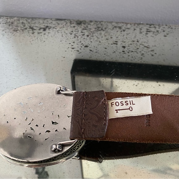 Fossil Brown Leather Belt with Buckle. Size Large. - Picture 3 of 4
